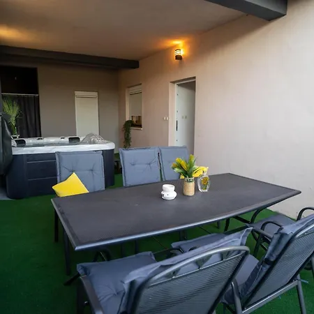 Appartamento Apartman A & V